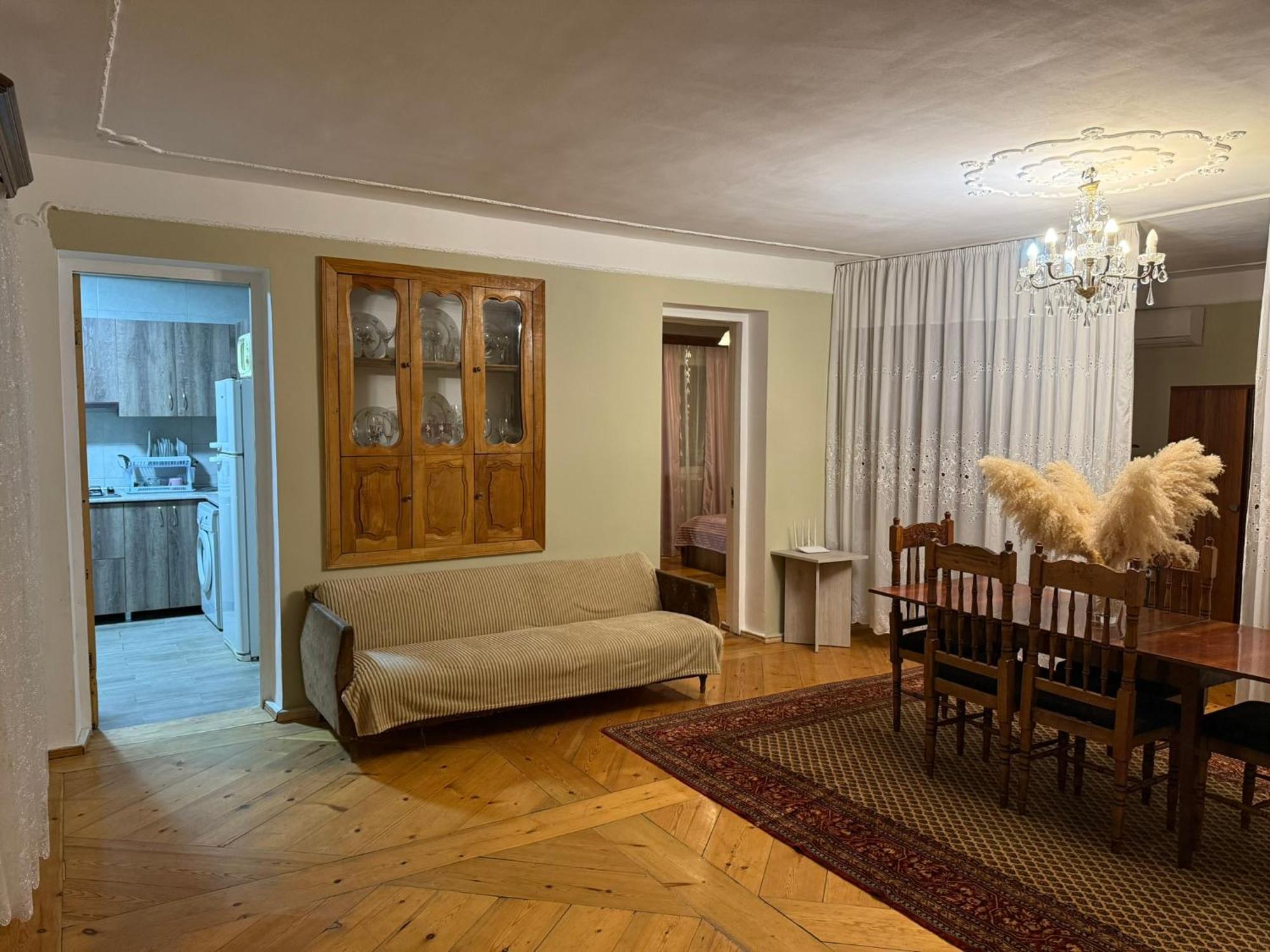 Guest House T&N Kutaisi Zewnętrze zdjęcie