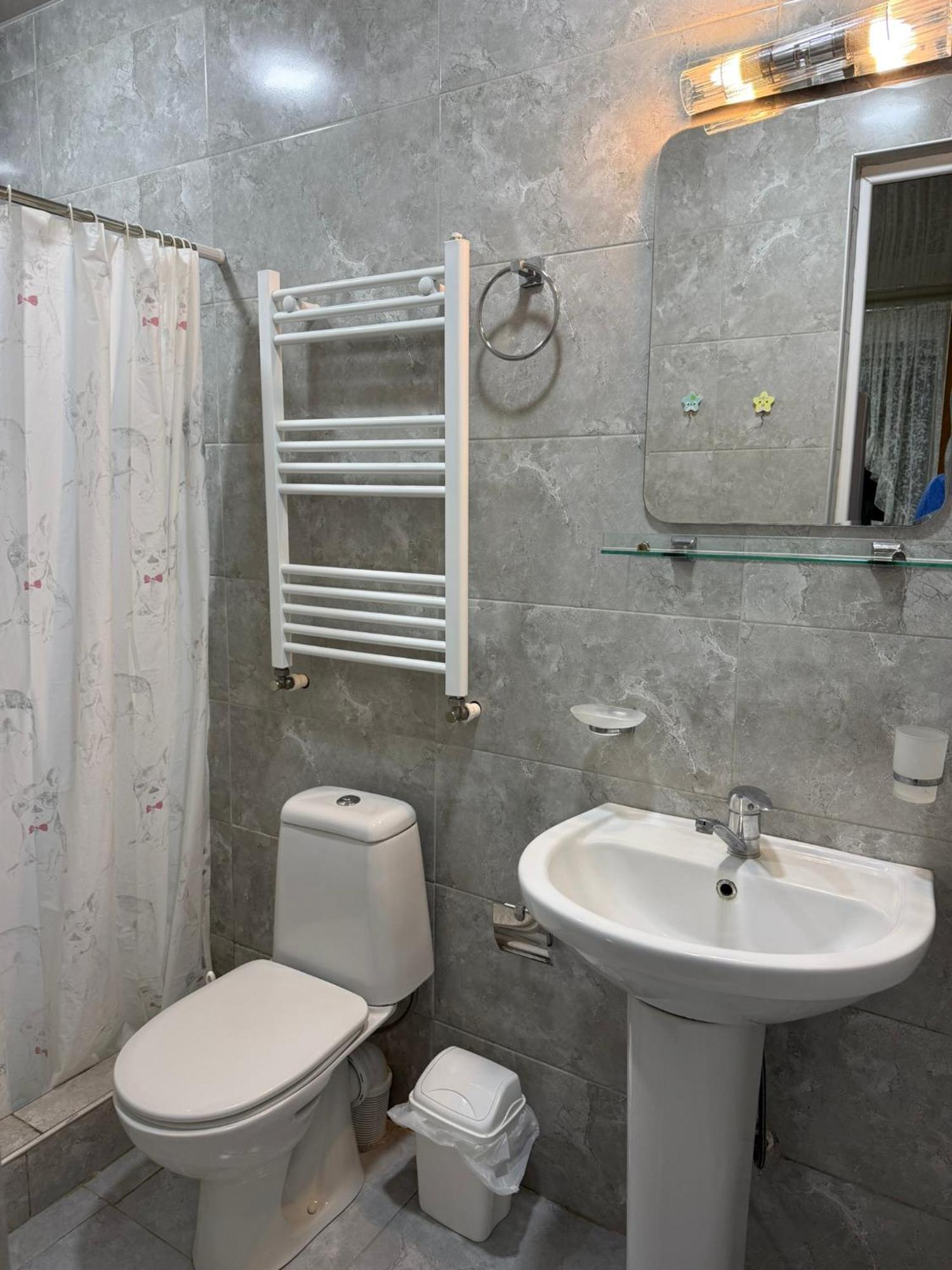 Guest House T&N Kutaisi Zewnętrze zdjęcie