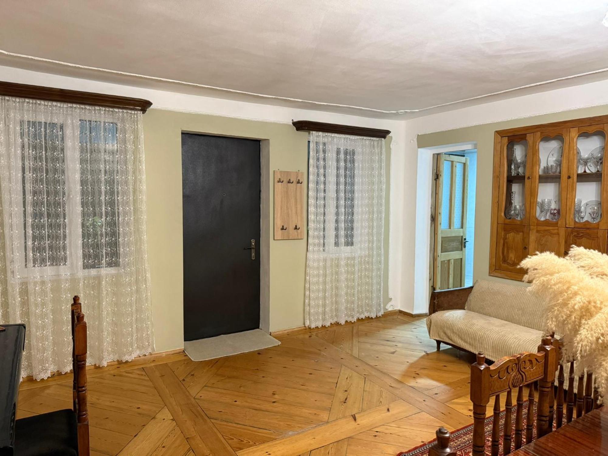 Guest House T&N Kutaisi Zewnętrze zdjęcie
