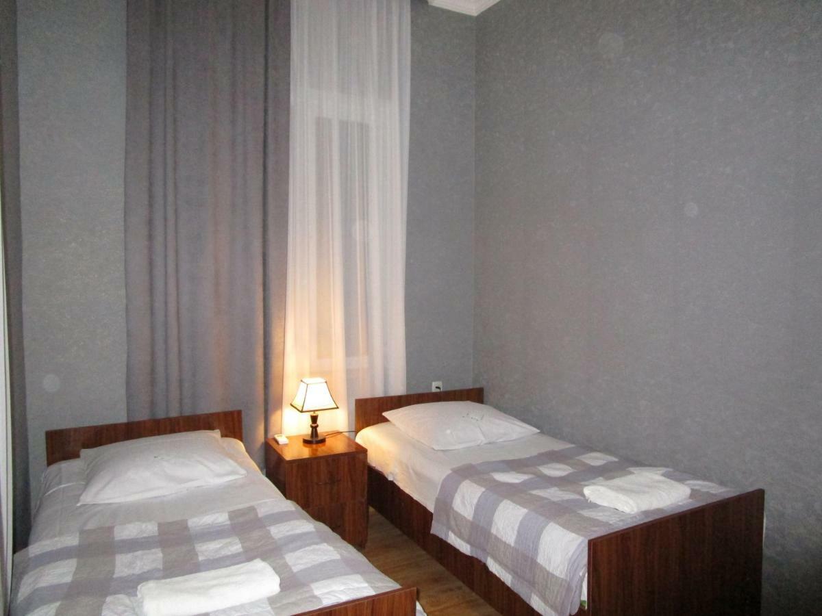 Guest House T&N Kutaisi Zewnętrze zdjęcie
