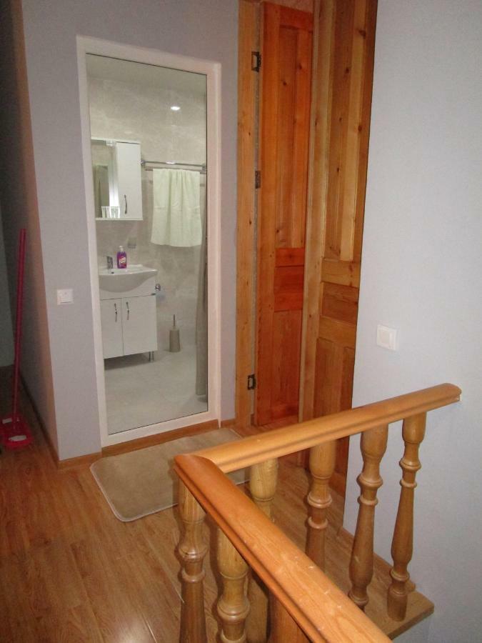 Guest House T&N Kutaisi Zewnętrze zdjęcie